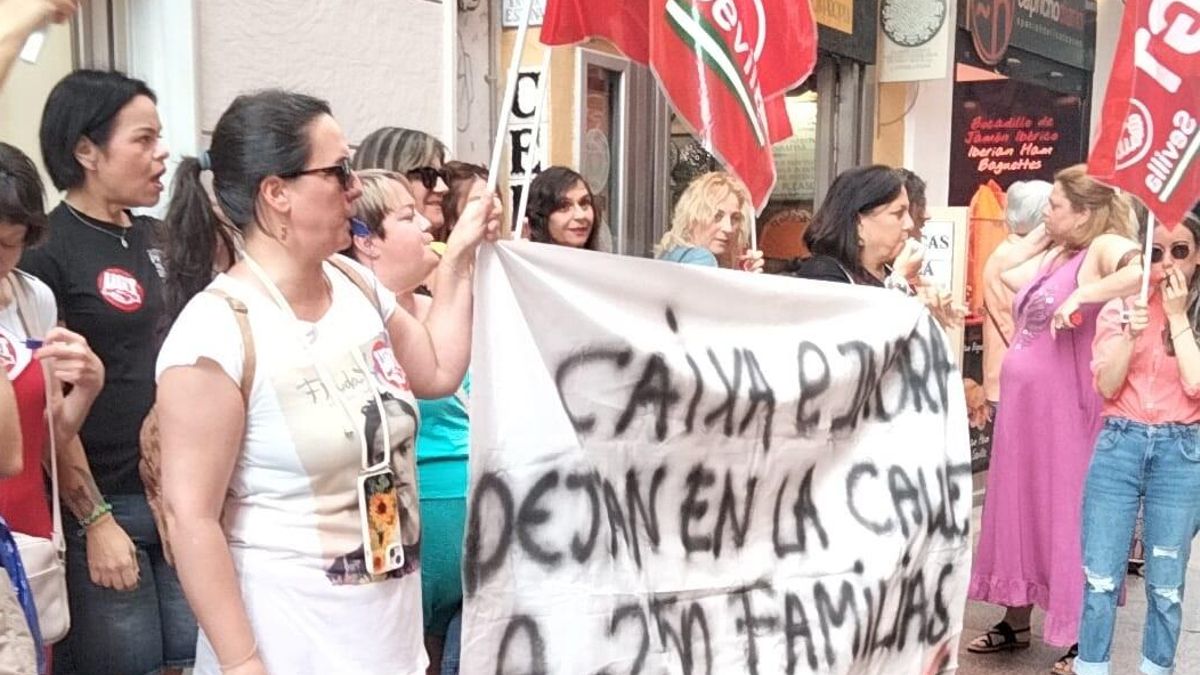 El sindicato, mayoritario en la mesa de negociación, apunta que a los teleoperadores afectados "no se les aplica el convenio colectivo correcto"