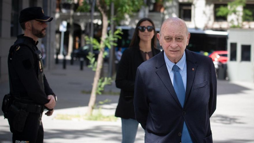 El exministro del interior del PP, Jorge Fernández Díaz, a su llegada a la Audiencia Nacional, a 22 de abril de 2026, en Madrid (España). Fernando Sánchez / Europa Press