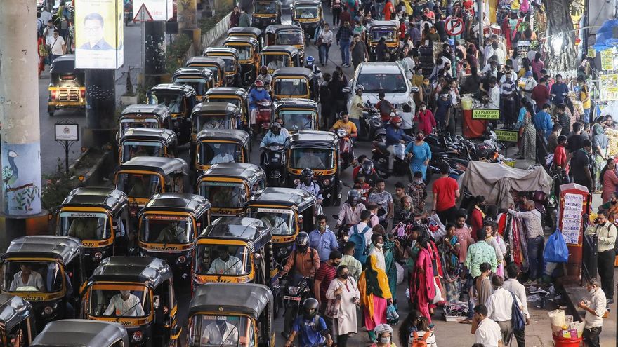 La India refuerza el control de los pasajeros por la nueva variante sudafricana.