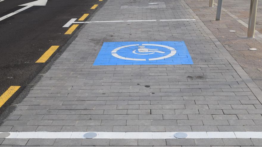 Uso fraudulento de tarjetas para aparcamientos de movilidad reducida en Cáceres