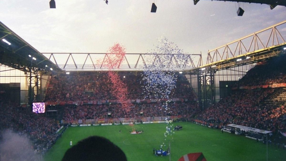El Westfalenstadion de Dortmund, en los prolegómenos de la final