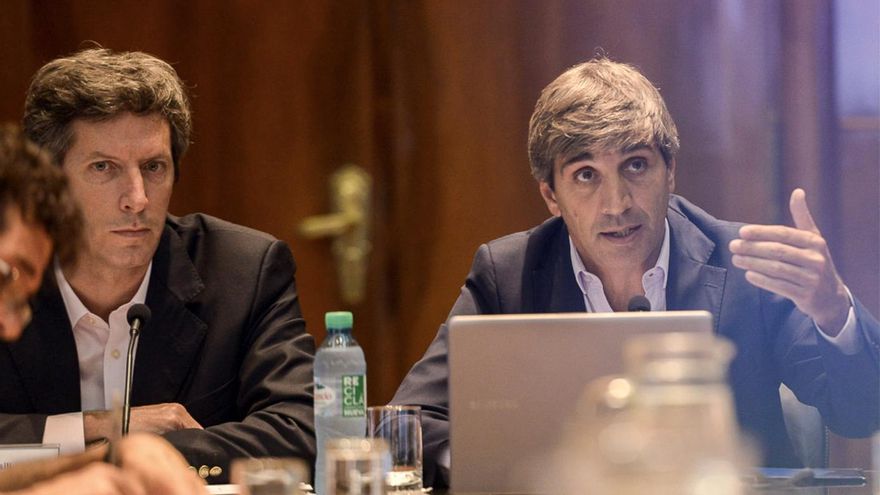 El Banco Central se endeuda en dólares para dar un seguro de cambio a importadores y espera que la divisa suba 2% mensual