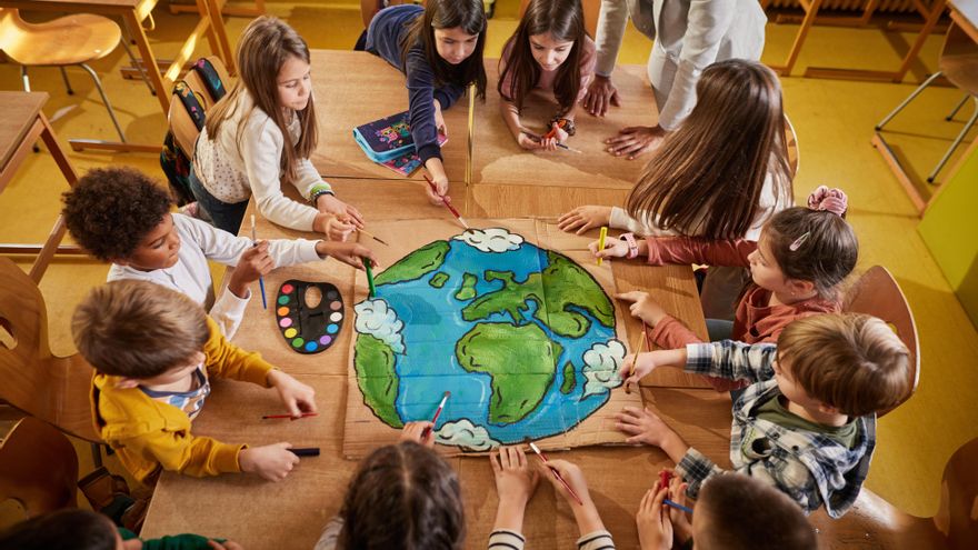 Lomloe, año III: mucho ruido con la nueva ley, no tantos cambios en el aula: "Hay profesores que no se la creen"