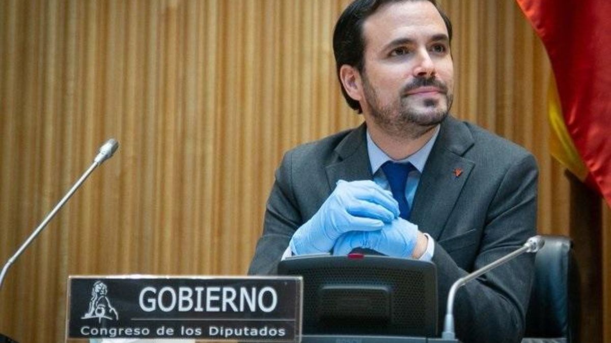 Garzón mantiene que describió la "realidad" del sector turístico español en su comparecencia en el Congreso