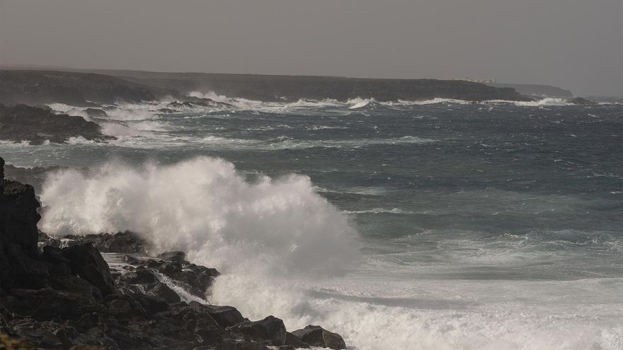 Fuerte oleaje este viernes en Lanzarote.