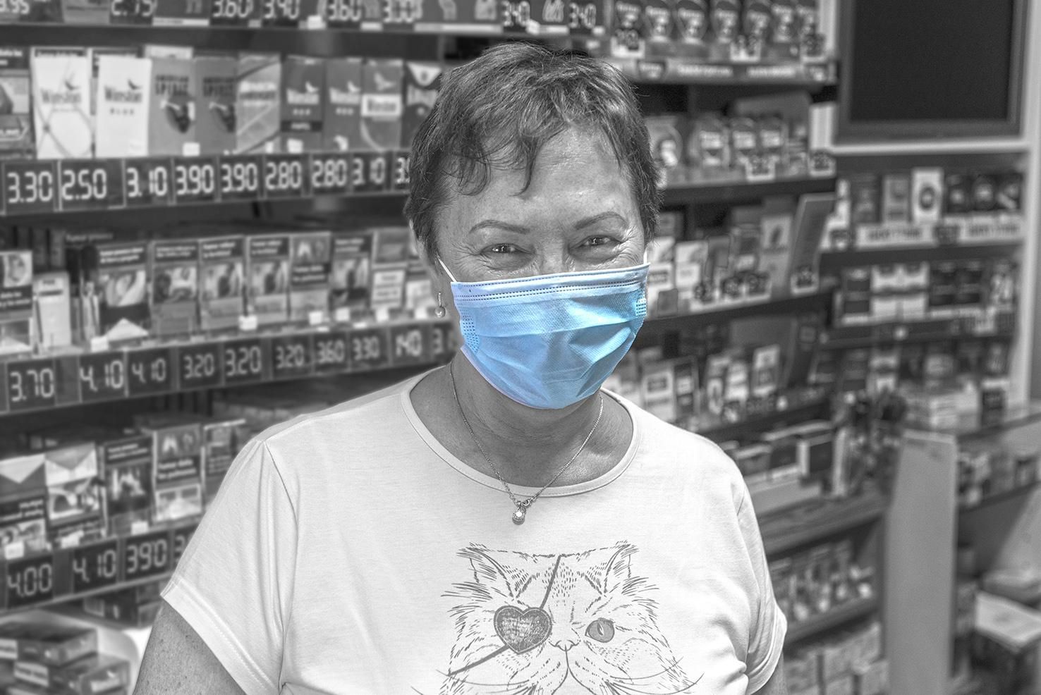 Ángela, estanquera.