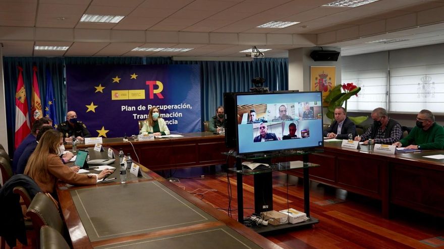 Reunión de la delegada del Gobierno con los sectores afectados por las acciones violentas de grupos pertenecientes a una "asociación minoritaria de transportistas". // Eduardo Margareto / ICAL.