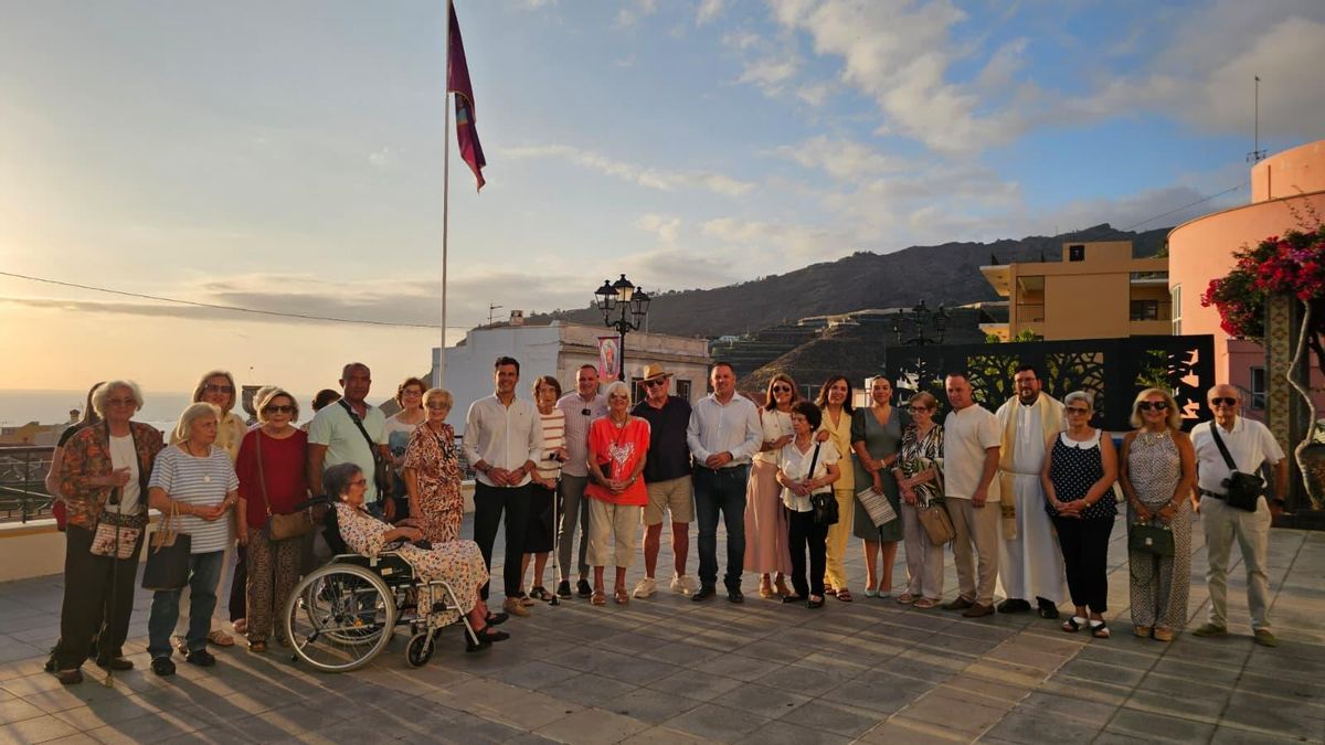 Tazacorte iza la bandera de San Miguel e inicia las fiestas patronales