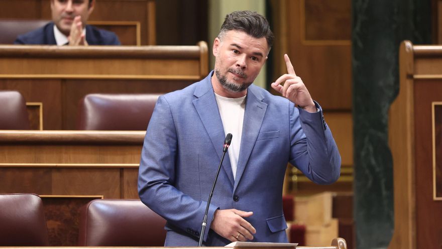 El portavoz de ERC en el Congreso, Gabriel Rufian, interviene durante una sesión plenaria, en el Congreso
