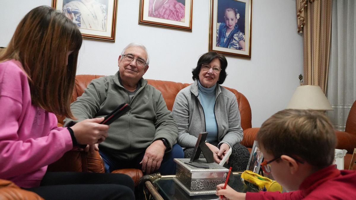 Abuelos, teletrabajo y paciencia: el 'dispositivo de emergencia' en casa con los niños sin clase 