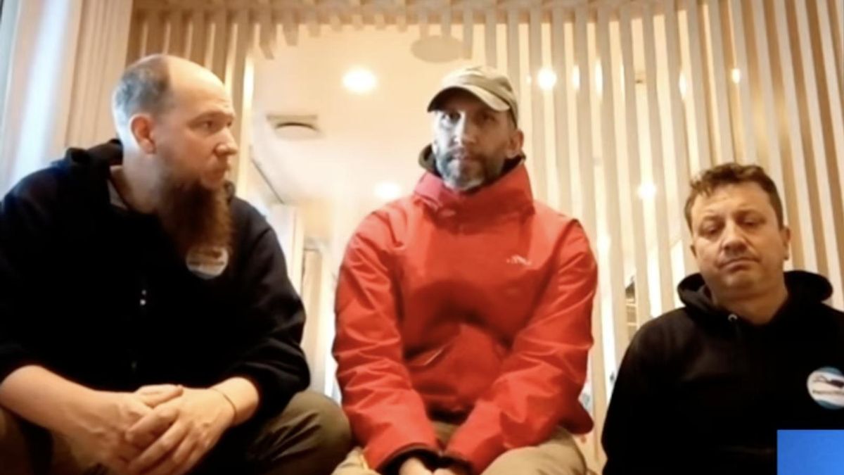Los científicos Javier Signorelli, Gregorio Bigatti y Martín Brogger durante el streaming