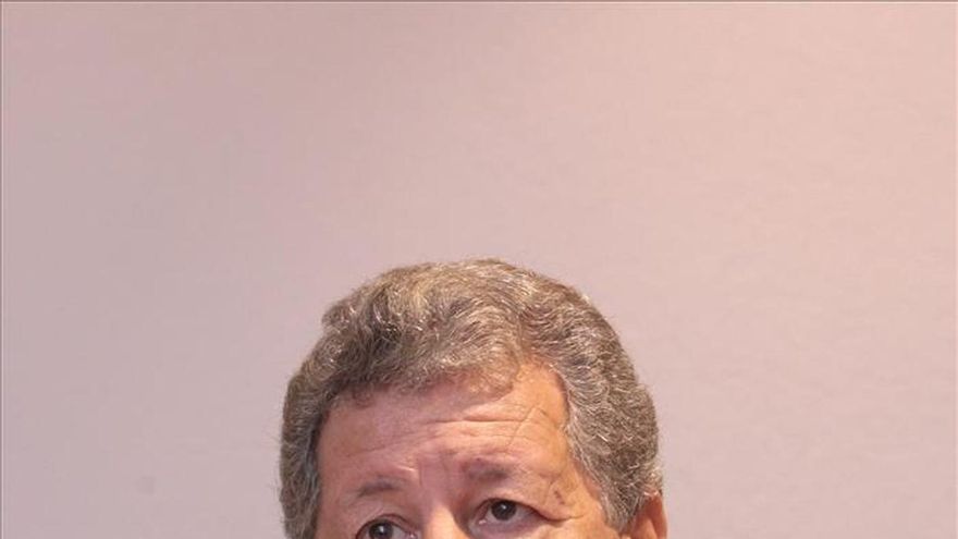 Sociólogo Sami Naïr critica fugaz "emoción mediática" hacia refugiados sirios