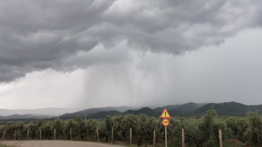 Junio llega con chubascos y bajada generalizada de temperaturas