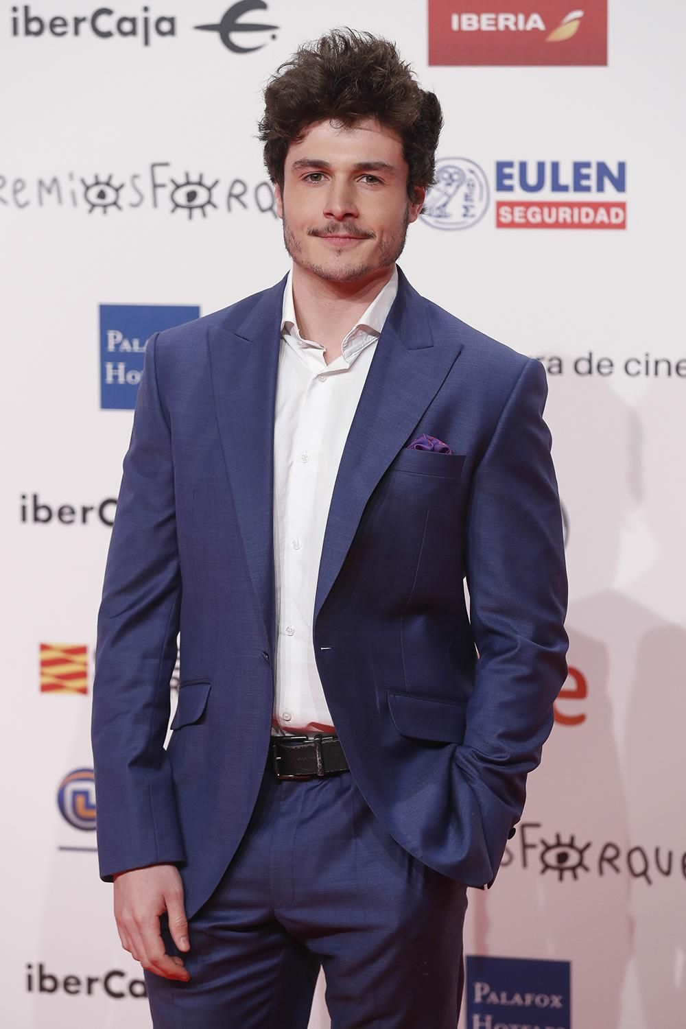 Desfile de rostros televisivos en la alfombra roja de los Forqué