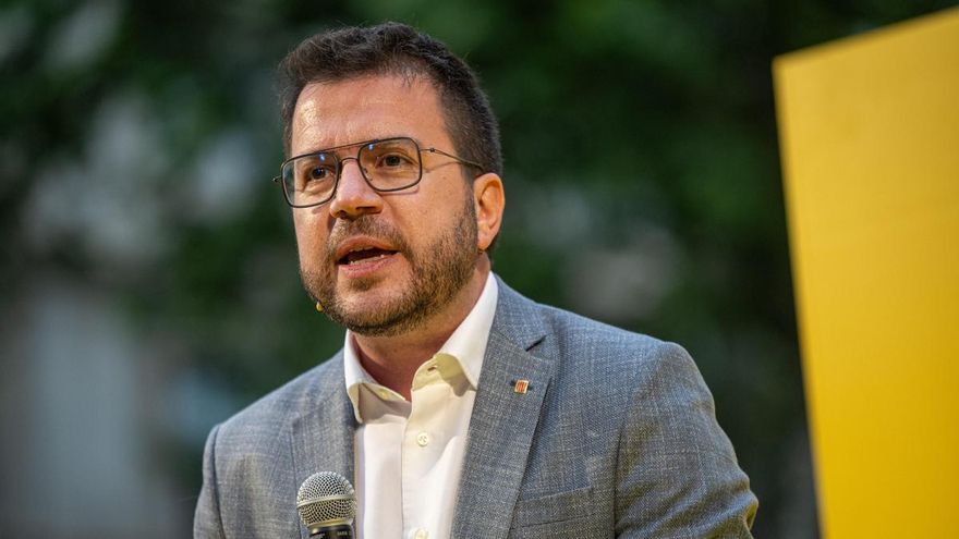 El presidente de la Generalitat, Pere Aragonès, durante el acto de ERC de inicio de campaña, en Jardinets de Salvador Espriu, a 25 de abril de 2024, en Barcelona, Catalunya (España)