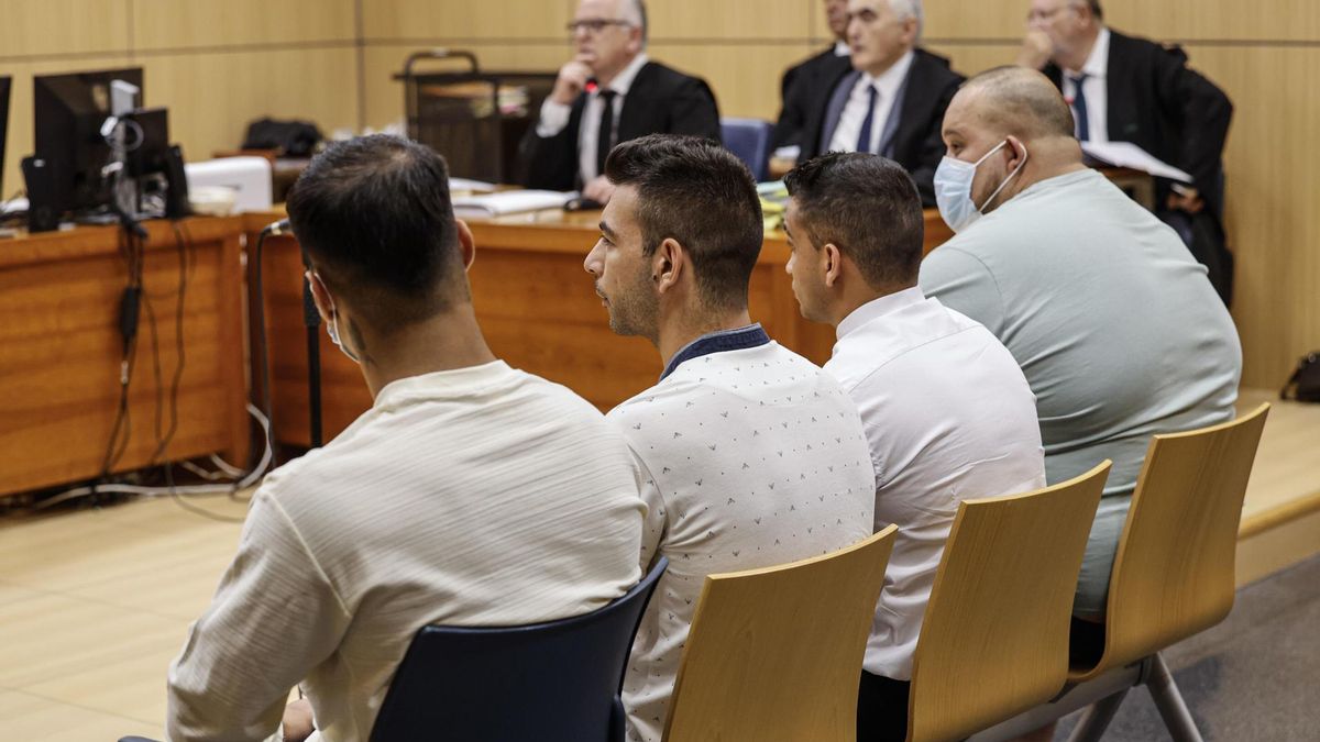 Imagen del juicio que se ha iniciado en la Audiencia de València a los presuntos violadores.