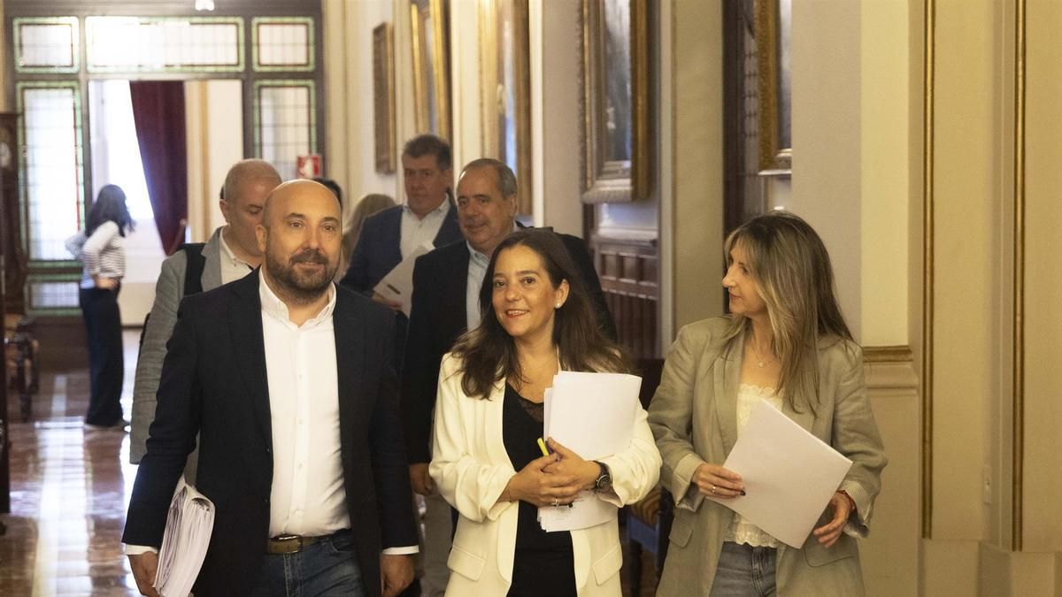 El PSOE archiva la denuncia de dos exconcejalas contra la alcaldesa de A Coruña por supuesto acoso laboral