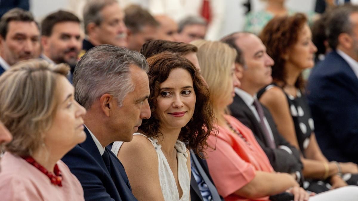 Ayuso tacha a Sánchez de "irresponsable" y "traidor": "Ha dejado que España sea invadida por terroristas"