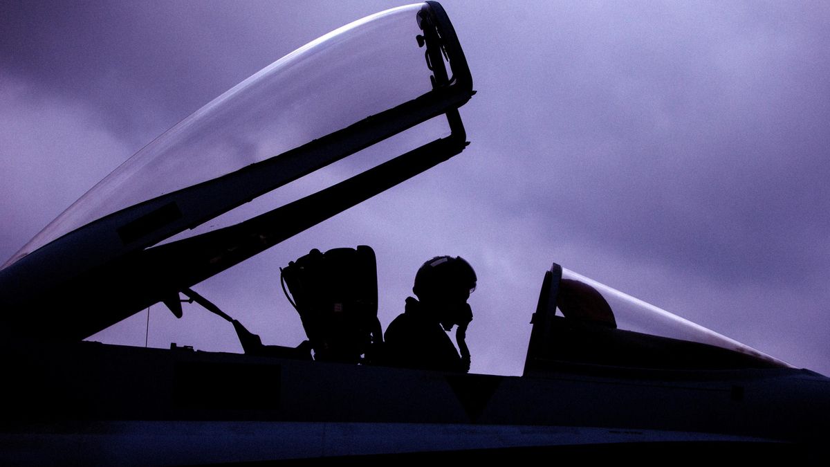 Militares de la Unidad de Defensa Antiaérea, durante la activación operativa "Eagle Eye 20-01", donde un total de 800 militares participaron el pasado mes de febrero, en la Base Aérea de Málaga. EFE/Jorge Zapata/Archivo