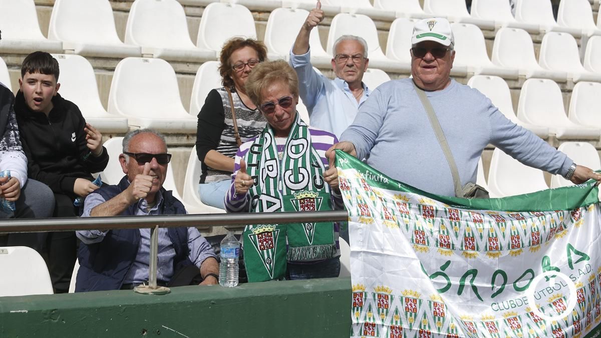 Grada Blanquiverde del Córdoba CF - San Fernando CD