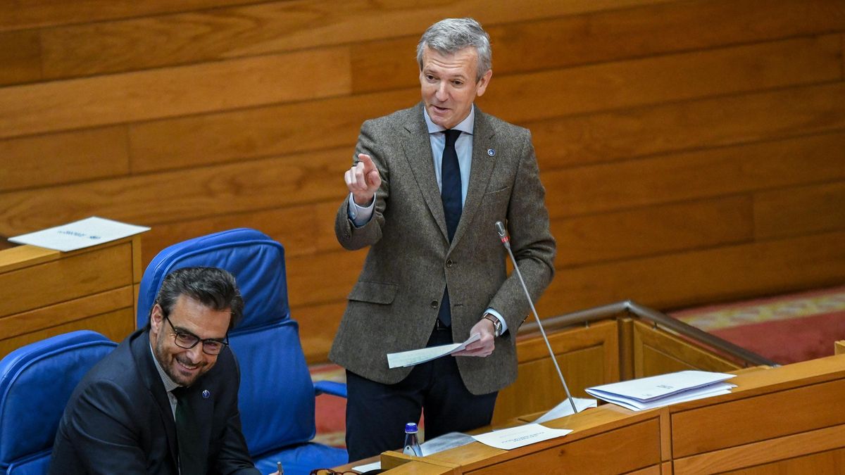 El presidente de la Xunta de Galicia, Alfonso Rueda, durante la sesión de control del 21 de abril de 2026