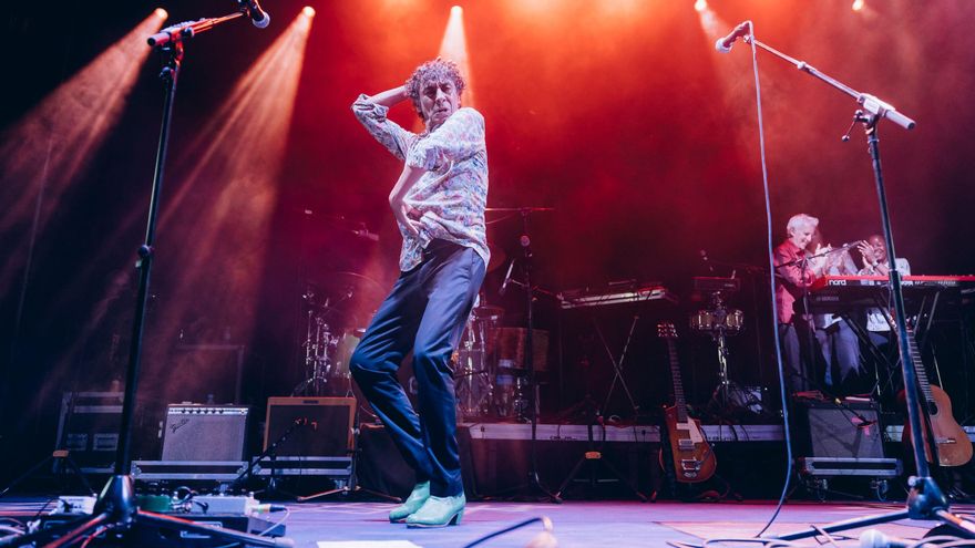 Tomasito durante el concierto 'Un país para escucharlo' en València.