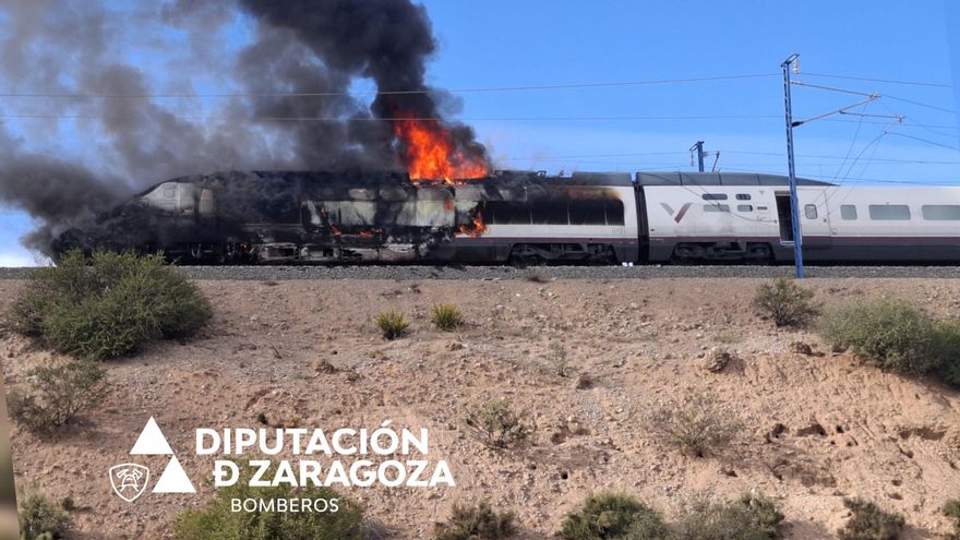 Adif restablece parte del tráfico de alta velocidad entre Madrid y Barcelona tras el incendio de un AVE en Ricla, Zaragoza