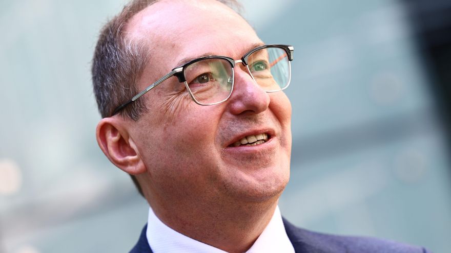 Dobrindt, el hombre propuesto para endurecer la política migratoria de Merz en Alemania