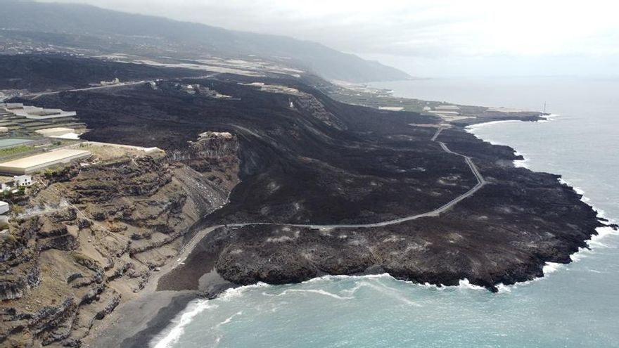 Litoral de la isla de La Palma tras la erupción del volcán Tajogaite.JPG