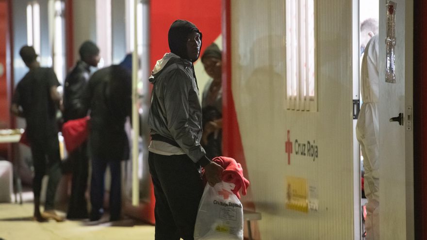 Nueva tragedia en la ruta canaria: una mujer embarazada ha muerto rumbo a Lanzarote en una neumática