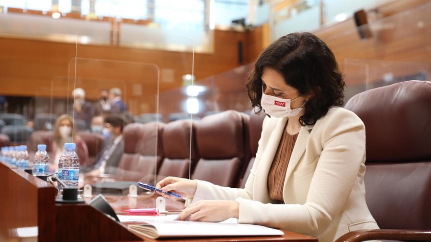 La presidenta de la Comunidad de Madrid, Isabel Díaz Ayuso, durante una sesión plenaria en la Asamblea de Madrid