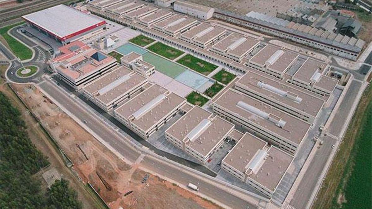 Proyectan un bloque de 102 viviendas con piscina y aparcamientos junto al Centro de Ferias y Convenciones