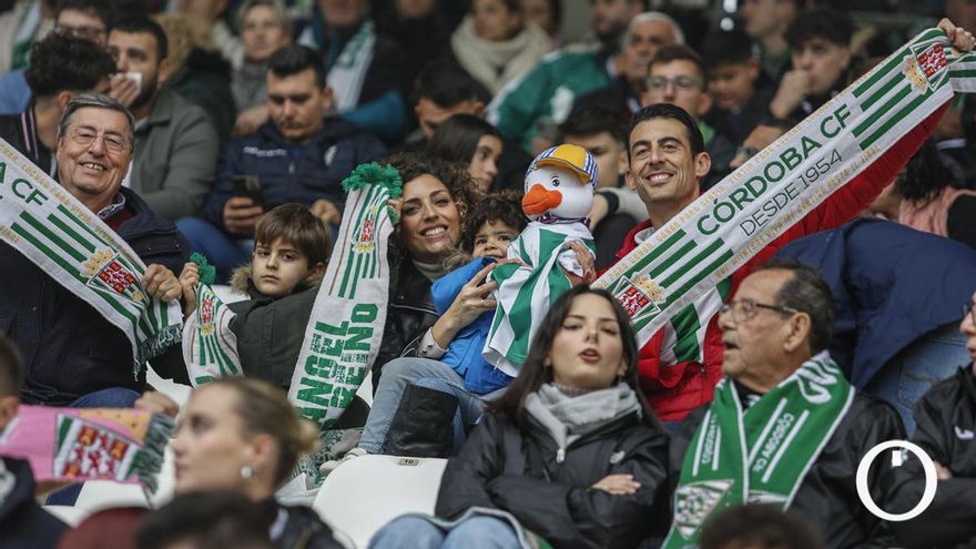 Grada Blanquiverde del Córdoba CF - Racing de Santander