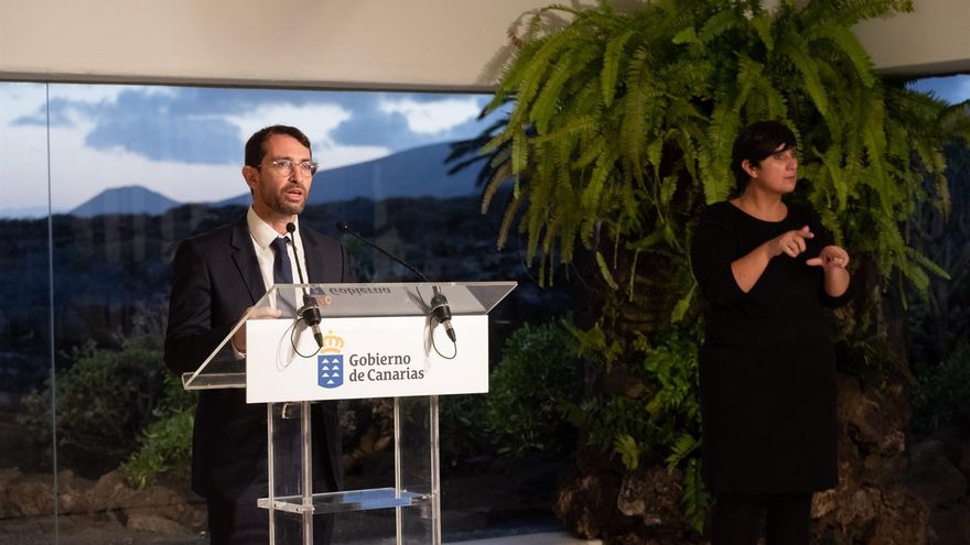 El Gobierno canario alerta de que el aumento de casos de coronavirus ya se nota en la presión hospitalaria