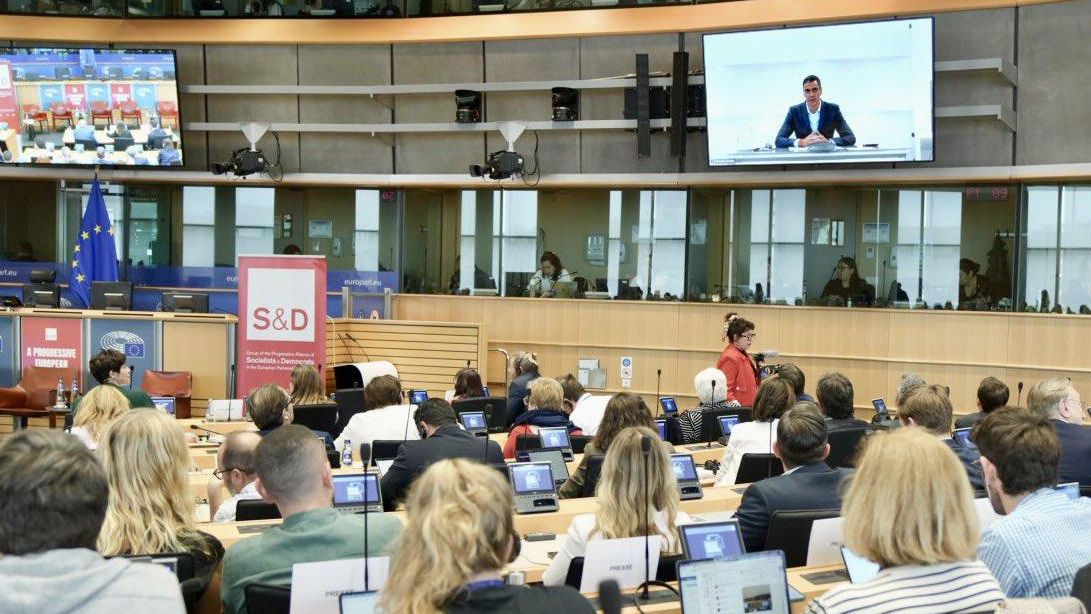 Sánchez dice que "la desigualdad es la herida que alimenta a la extrema derecha" durante el acto del giro ideológico de los progresistas