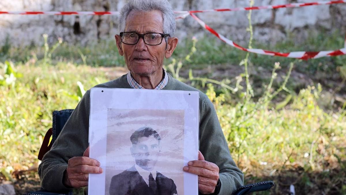 "Tengo 95 años y busco a mi padre": localizan dos fosas comunes con víctimas del franquismo en un pueblo de Cádiz