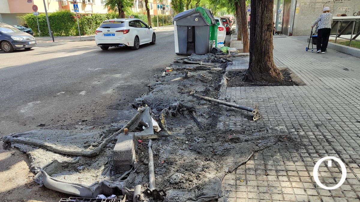 Contenedores quemados en Virgen Milagrosa, en una imagen de archivo.