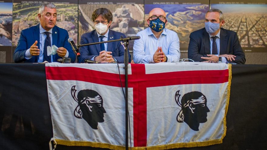 Puigdemont volverá a Bruselas el lunes y acudirá presencialmente a declarar en Cerdeña el 4 de octubre