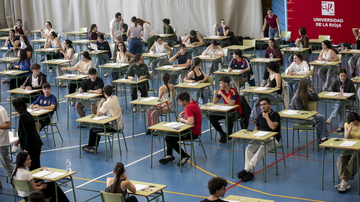 El Gobierno de La Rioja descarta cambios inmediatos por el examen de Matemáticas II de la PAU y aplaza las medidas "al futuro"