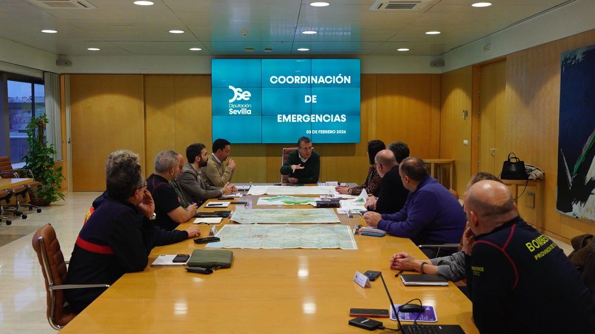 La Diputación de Sevilla refuerza la coordinación del servicio de Carreteras y de Bomberos ante los avisos meteorológicos