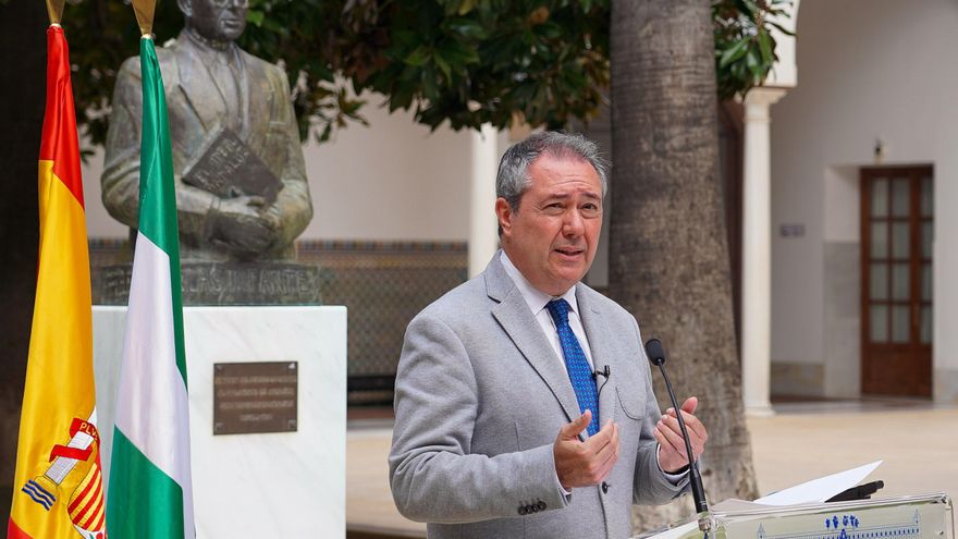 El PSOE lleva al Parlamento la revisión del Estatuto andaluz ante los "riesgos de desigualdad" de los planes catalán y vasco