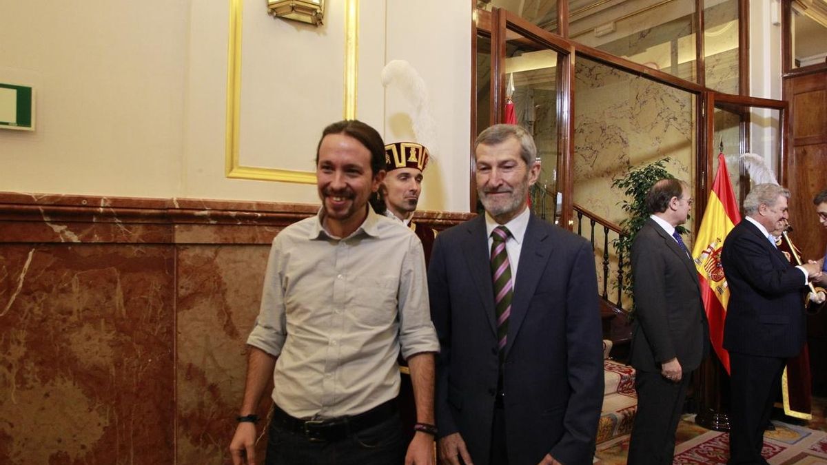 El exJemad junto a Pablo Iglesias.