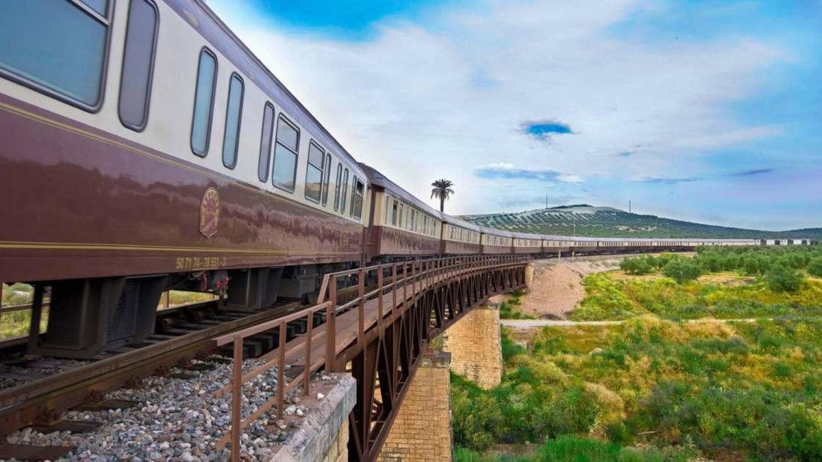El tren Al Andalus, la joya en la que viajaba la monarquía inglesa y que ahora terminará sus viajes en Madrid