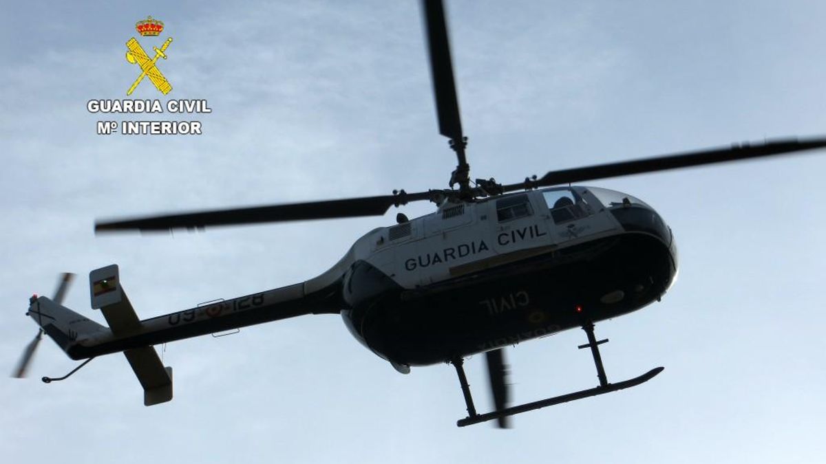 El helicóptero de la Guardia Civil participó en el operativo de búsqueda.