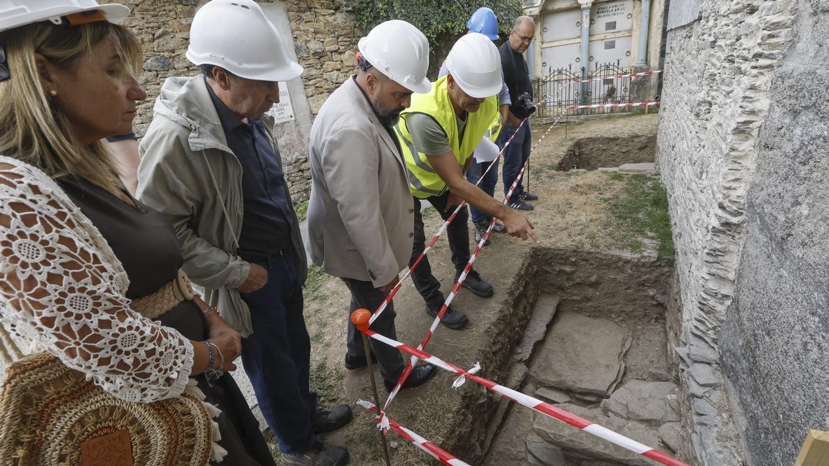 El hallazgo en una iglesia lucense de una ventana con una tipología que corresponde con el prerrománico asturiano ha causado una gran sorpresa.