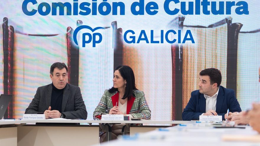 El excoordinador de cultura del PP gallego: “Una piedra sería más útil que el actual conselleiro de Cultura e Lingua”