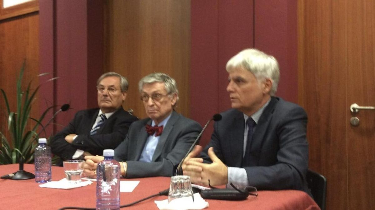 La Fundación Juan Negrín celebra la concesión de la Gran Cruz de la Orden de Isabel la Católica al historiador Ángel Viñas