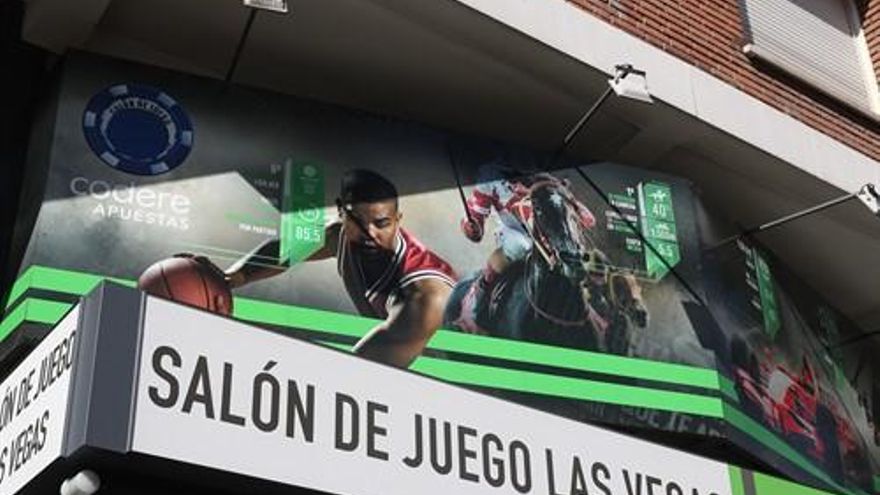 Sevilla solo prohibirá que se abran nuevas casas de apuestas si están a menos de 150 metros de un colegio