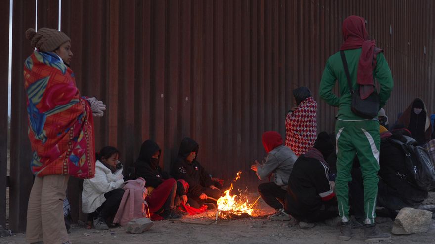 Políticos demócratas exigen a Biden enviar soldados a Arizona por mayor flujo de migrantes