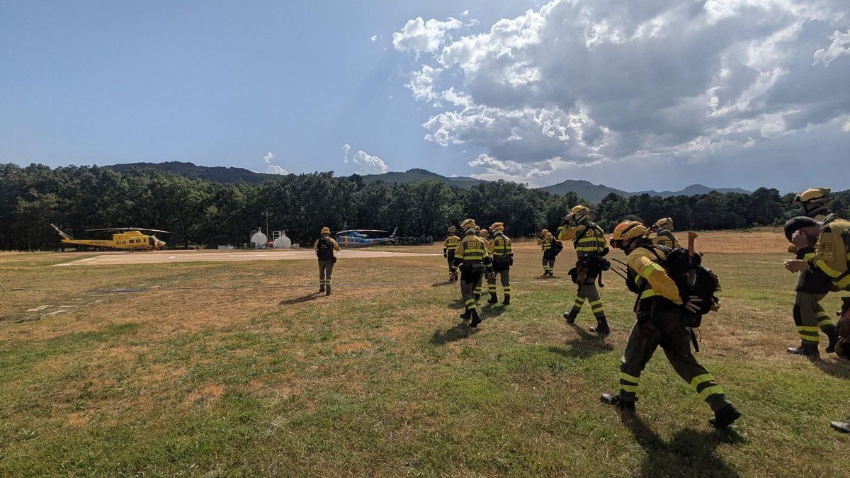 La Brif (Brigada de Refuerzo en Incendios Forestales) de Tabuyo dirigiéndose a sus helicópteros.